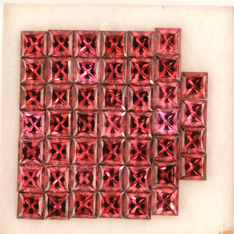 5x5mm Princess  Natural Garnet (35.62Ct)